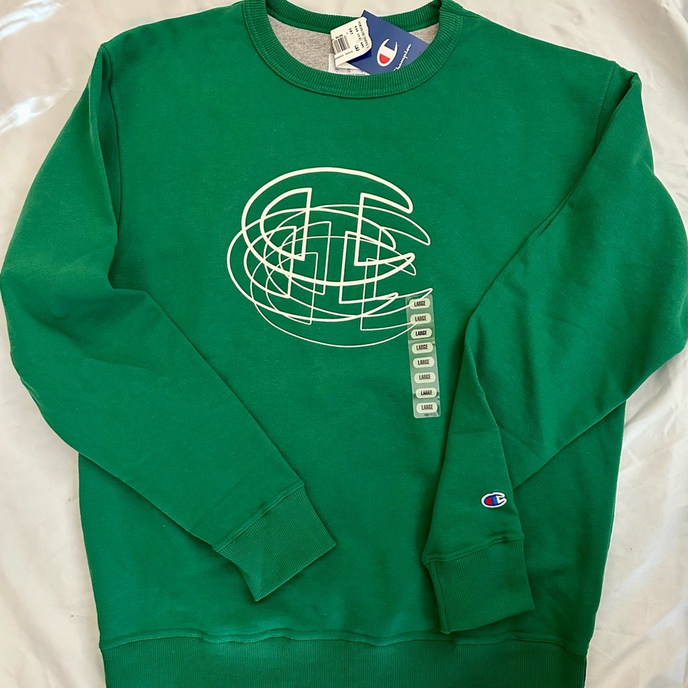 NWT -Kelly Green Sweatshirt Large Great comfy wear for anyone!
